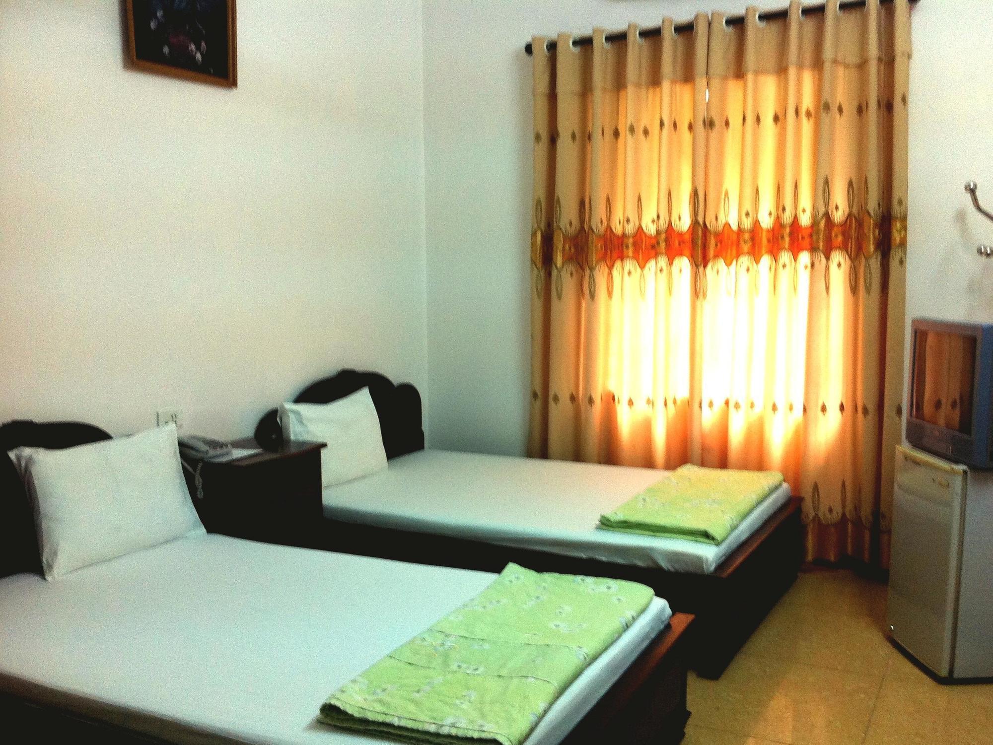 Van Nam Hotel Ha Long Exterior foto